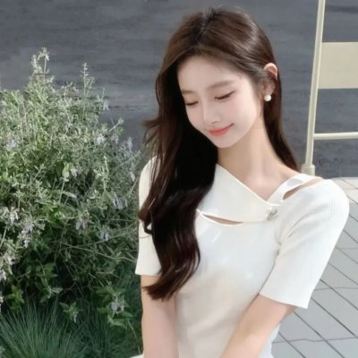 长生面首，女帝跪求我复合